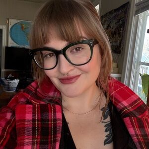 Meet your Posher, Adrianna